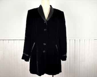 Vintage 80's 90's Women's Black Velvet Fitted Tux Style Silk Rayon Blend Blazer by Silk Accents Diane Von Furstenberg - Medium