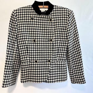 Vintage 90&#39;s Y2K Women&#39;s Black and White Houndstooth Wool Double Breasted Blazer Jacket Made in USA by Jones New York - XS/ Small Petite