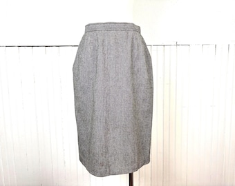 Vintage 80's 90's Hound's-tooth Wool Black and White Skirt by Evan Picone Petites - Small 29"
