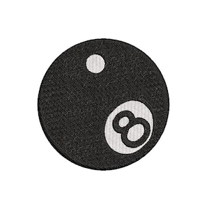 Könnte beinhalten: Schwarze und weiße 8-Ball mit einem weißen Punkt oben. Die 8-Ball ist ein gängiges Symbol im Billard.