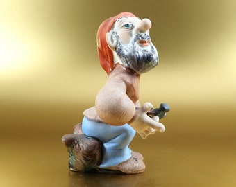 Zwerg Santa mit Axt Holzfäller/Märchenfigur/Antike Porzellan Figur/Handbemalt Deutschland Feines Porzellan/Handmade Künstler Bildhauer 11 cm