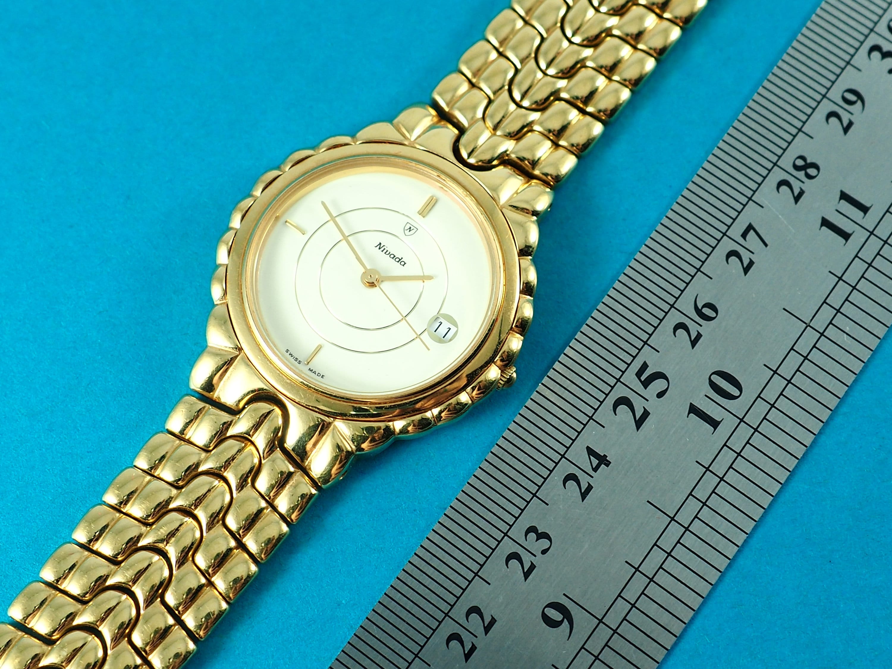 Nivada quartz watch store