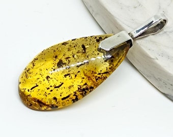 Elegant naturligt grönt baltiskt bärnstenshänge med 925 silver, unikt födelsestenshänge, äkta bärnstenshänge, present till henne, ädelstenshänge