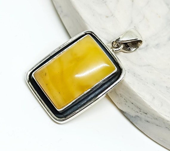 Amber Silver Pendant, Handmade 925 Silver Pendant, Yellow Amber Pendant, Butterscotch Amber Pendant, Birthstone Pendant, Healing Pendant