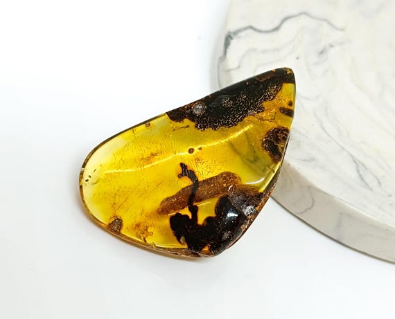 Natural Amber Stone, Amber Gemstone, Collector's Piece, Amber For Display-Carving or Pendant Making, Unique Gift, Genuine Natural Amber,8gr