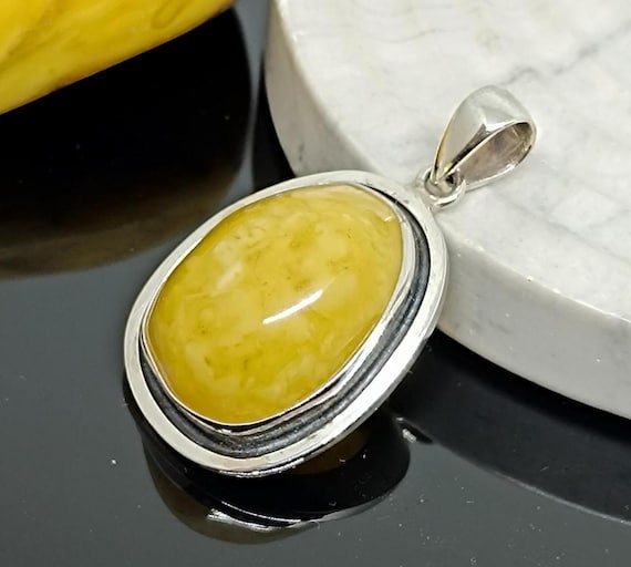 Unique Amber Silver Pendant Pendant, Handmade 925 Silver Pendant, Yellow Amber Pendant, Birthstone Pendant, Healing Pendant