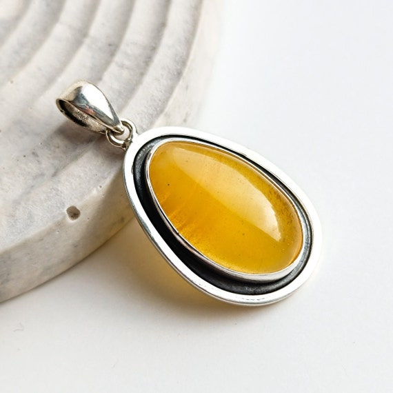 Amber Silver Pendant,Handmade 925 Silver Pendant,Genuine Yellow Amber Pendant,Birthstone Pendant,Gemstone Pendant,Healing Pendant,6gr