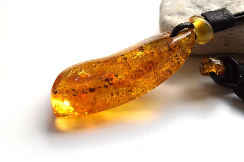 10 gr Large Baltic Amber Pendant,Baltic Amber Pendant with Leather,Raw Amber Pendant,Raw Stone Necklace,Boho Necklace,Healing Necklace