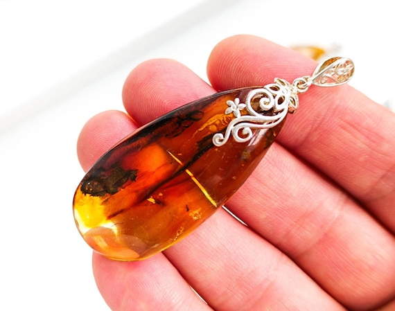 10 gr Stunning Large Natural Baltic Amber Pendant with 925 Silver, Unique Amber for Collectors, Amber Healing, Handmade Birthstone Pendant
