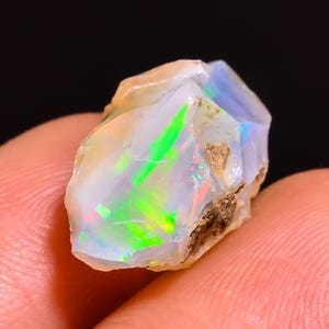 Opal,  Opal rough, Ethiopian opal, welo fire opal, flashy opal, natural opal, dry opal, loose gemstone, natural gemstone 16x11 mm 5.45 CTS