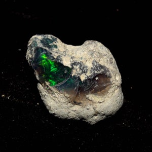 Opal rough,Ethiopian opal rough, raw opal opal crystal, multi fire opal, welo fire opal, natural gemstone, loose gemstone 7.75 CTS -18x12 MM