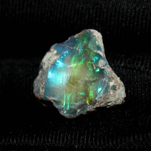 Opal rough,Ethiopian opal rough, raw opal opal crystal, multi fire opal, welo fire opal, natural gemstone, loose gemstone 6.10 CTS-14x13 MM