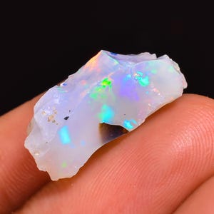 Opal,  Opal rough, Ethiopian opal, welo fire opal, flashy opal, natural opal, dry opal, loose gemstone, natural gemstone 18x8 mm 5.60 CTS