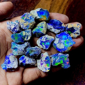 Opaal ruw, Black Opal Rough Lot, droge zwarte opaal, flitsende zwarte opaal, natuurlijke Ethiopische ruwe opaal, grote zwarte opaal, opaal ruwe edelsteen 20 tot 30 MM