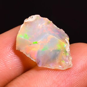 Opal,  Opal rough, Ethiopian opal, welo fire opal, flashy opal, natural opal, dry opal, loose gemstone, natural gemstone 15x13 mm 4 CTS