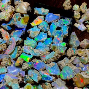 Fetta di opale grezzo etiope multifuoco naturale - Pietra portafortuna di ottobre - Fetta di opale grezzo - Lotto di opale grezzo - Opale per la creazione di gioielli - Lotto di opale grezzo, da 12 a 22 mm
