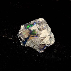 Opal rough,Ethiopian opal rough, raw opal opal crystal, multi fire opal, welo fire opal, natural gemstone, loose gemstone 6.50 CTS -12x11 MM