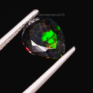 Opale,Opale noire d&#39;Ethiopie,Opale à facettes,Fabrication de bijoux,Opale de feu multiple,Naturel en vrac,Pierre naturelle 10x7x4 mm 1,30 carat