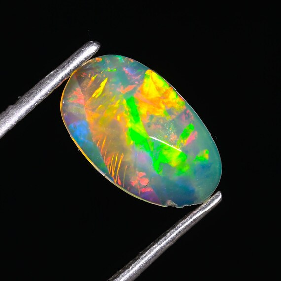 RARE ! OPALE BLANCHE JAUNE MULTICOLORE D'ETHIOPIE : 7 mm x 5 mm ★ P490