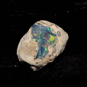 Opal rough,Ethiopian opal rough, raw opal opal crystal, multi fire opal, welo fire opal, natural gemstone, loose gemstone 9.05 CTS -16x16 MM