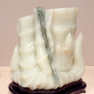 Chinese carved Zhen Yu jade bamboo shoot vase