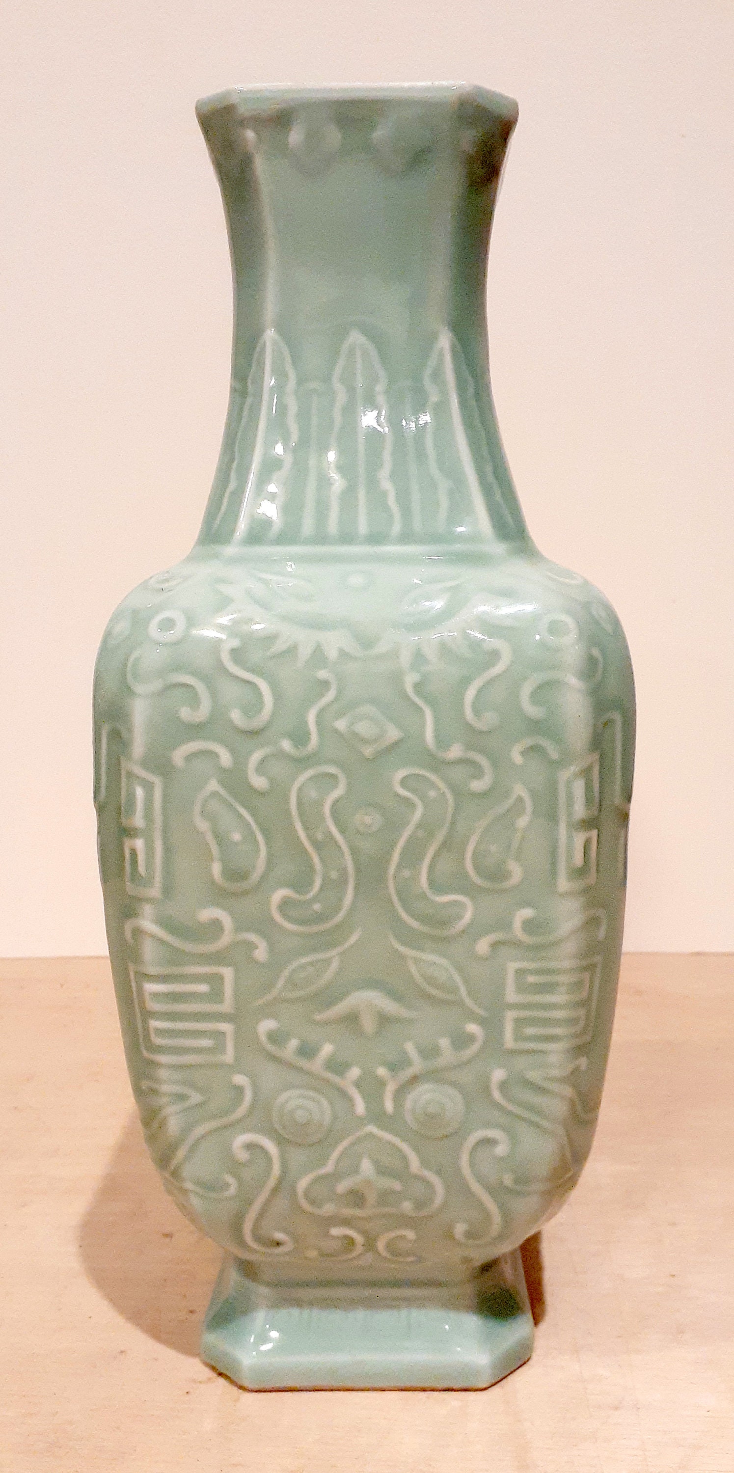 中国セラドン - Chinese Celadon Chinese Longquan Kiln Celadon Four Sided Vase - Etsy