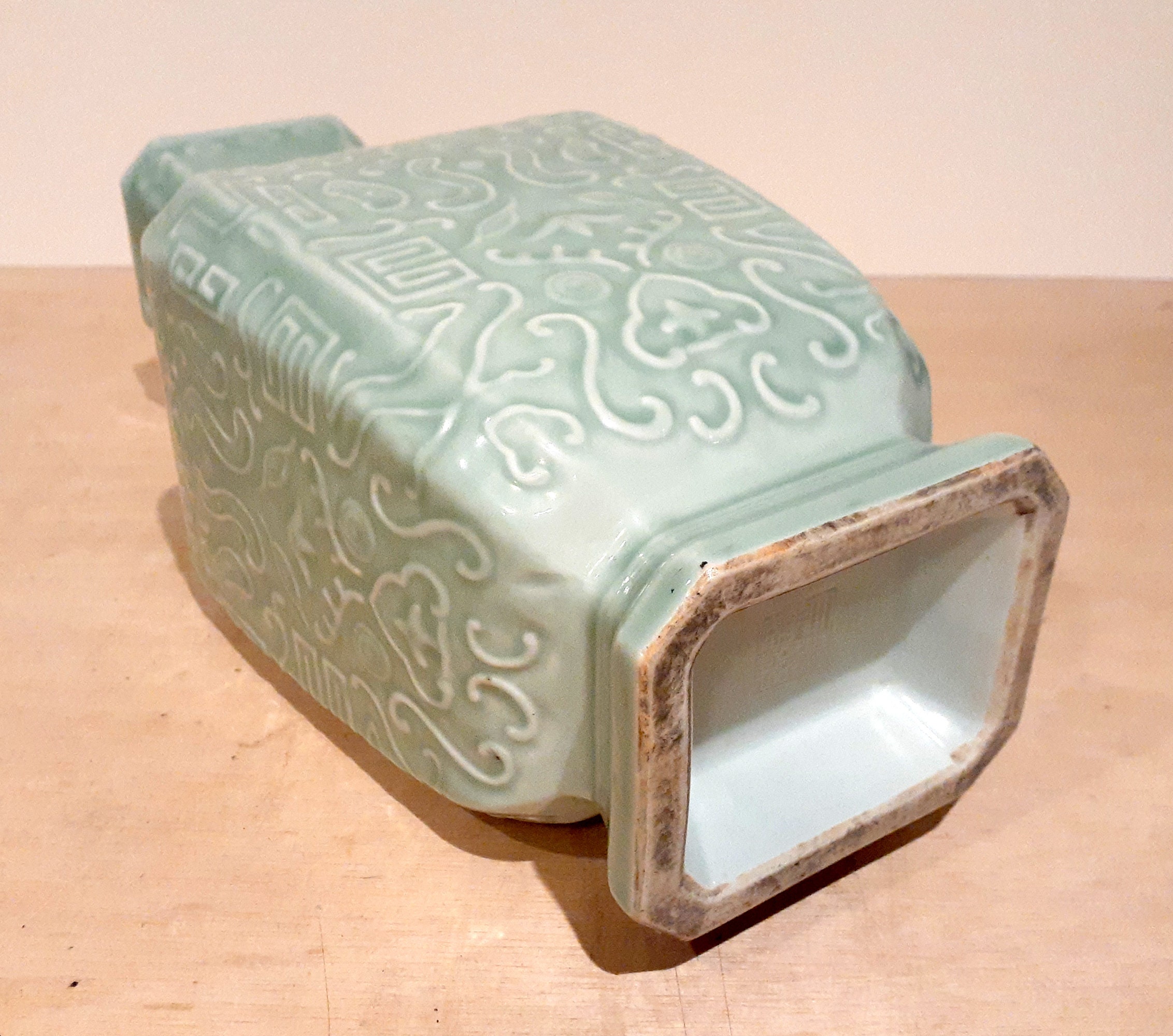 中国  龍泉窯  花瓶 中国龍泉窯青磁四面花瓶 - Etsy 日本