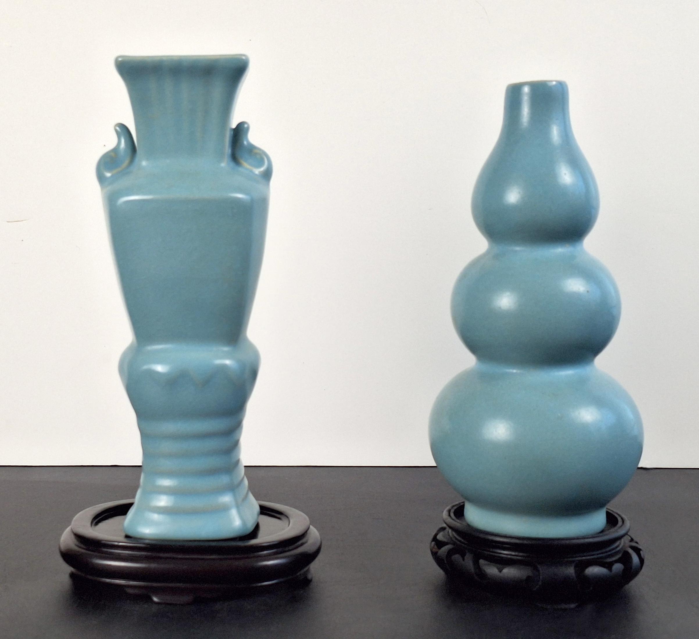 Wucai Porcelain Tianqiuping Vase - Butterfly Design Wucai Porcelain Tianqiuping Vase - Butterfly Design