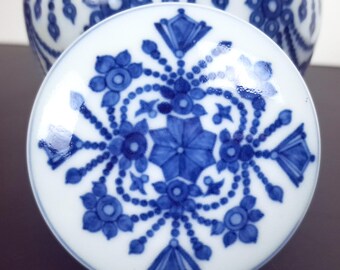 中国の磁器の青と白の蓋付き壺 - Etsy 日本