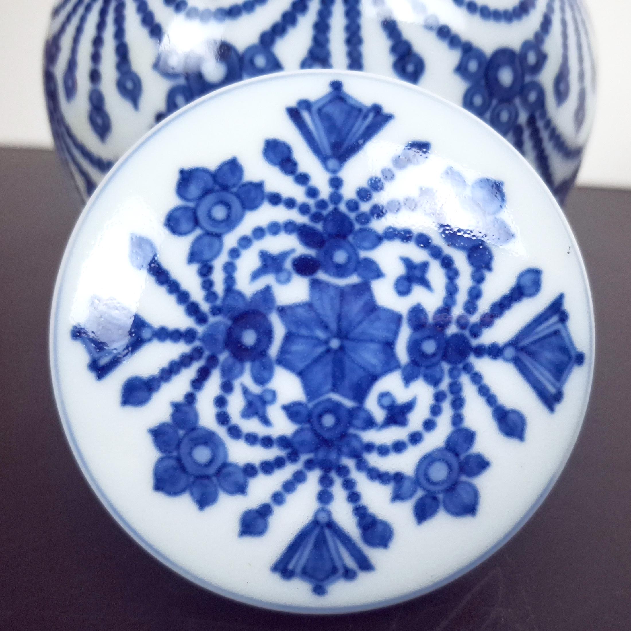 中国の磁器の青と白の蓋付き壺 - Etsy 日本