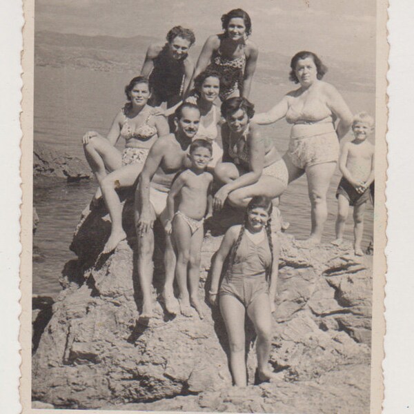 Found Photo Beach Family Portrait Men in Trunks, Women in Swimsuits, Long Braids Original Vernacular Snapshot