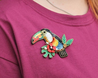 Broche brodée oiseau toucan