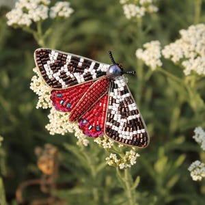 Broche de borboleta bordado