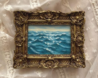 Origineel olieverfschilderij van diepblauw oceaanwater. Zonovergoten oceaangolfolieverfschilderij. Kleine ingelijste zeegezicht nautische kunst. Open zee-olieverfschilderij