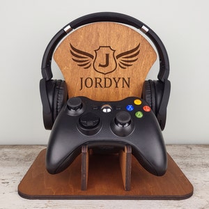 Personalized Headphone Holder Controller stand / Gamer Gift / Gaming Station / Gamer Headset Holder / Wooden controller stand / Gamer Gift