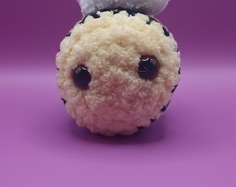 Bumble bee amigurumi toy