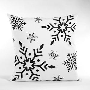 Outdoor Winter Pillow, Witnter Bedroom Decor, White and Black Winter Snowflake Pillow, Throw Pillows, Pillow Covers, Pillow for Living Room