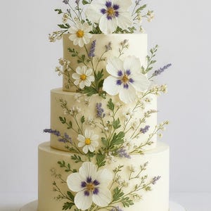 Pressed flower for wedding cakes White Edible Pressed Flowers: Cake & Cocktail Decoration