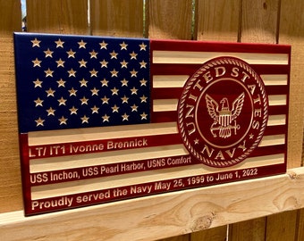 Placa militar de la Marina de los EE. UU. - Placas de pared personalizadas grabadas en madera - Colores de la bandera estadounidense