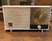 Restored Working Zenith K508W quot Emblem quot AM Tube Radio Pristine White Plastic Case From 1964