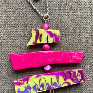 Dazzling lavender mobile pendant