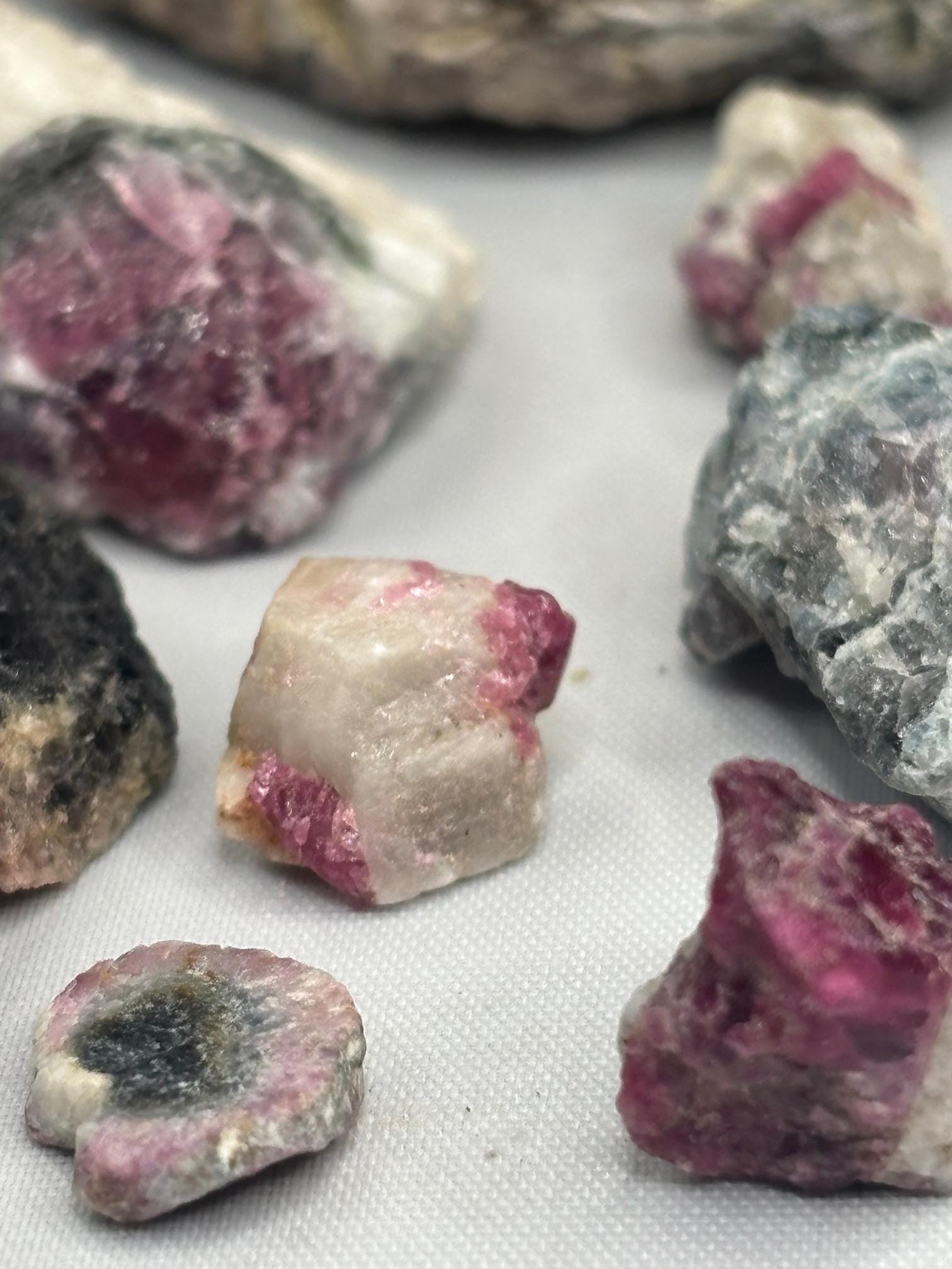Liddicoatite - Etsy 日本