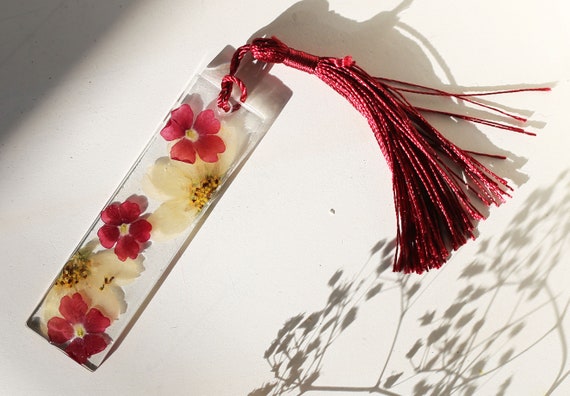 Handmade Pressed Flower Resin Mini-Bookmark | Gift for Reader | Gift for Book Lover