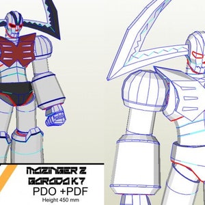 Puede incluir: Ilustración digital de un modelo de robot Mazinger Z Garada K7. El robot es principalmente blanco con detalles rojos y negros. La imagen incluye el logotipo de Mishima Models y el texto "PDO + PDF", con una altura de 45 cm.