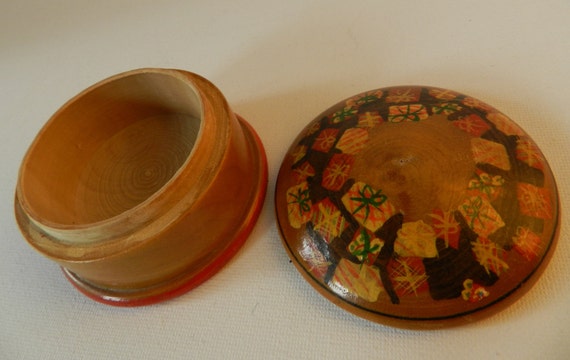 70s Dutch  wooden pill or ring box/trinket - image 5