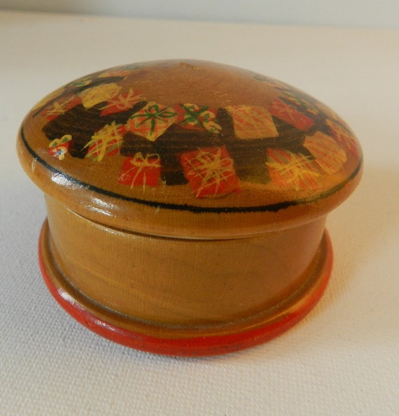 70s Dutch  wooden pill or ring box/trinket - image 4