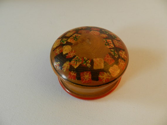 70s Dutch  wooden pill or ring box/trinket - image 3