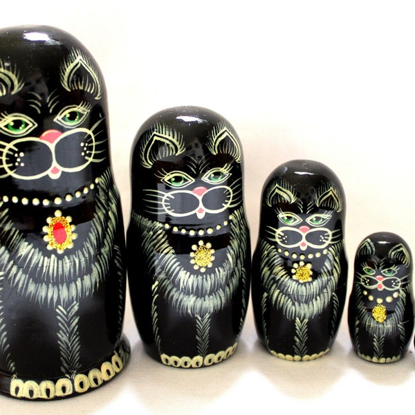 Matrioshka, bambola da nidificazione russa tradizionale vintage, dipinta a mano e firmata dall'artista russo, set di 5 bambole – 5,25" Prima bambola Black Cats #228