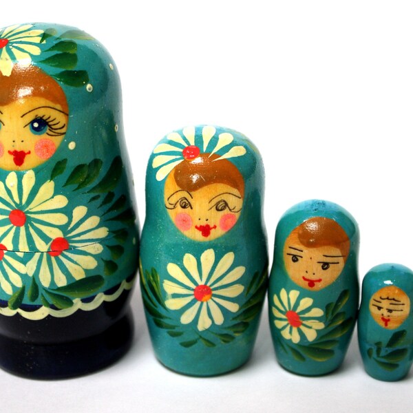 vintage Poupée gigogne traditionnelle russe Matrioshka - Peinte à la main par un artiste russe 5 ensemble de poupées – 3,75" Première hauteur de poupée Design floral #219