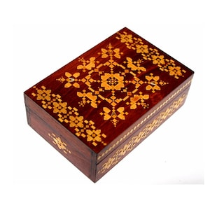Vintage Belarusian Handmade Wood Straw Inlay Unique Trinket Box Hinged Lid Made in 1990s  in Zhlobin Belarus  Arts & Crafts Factory Tag #74